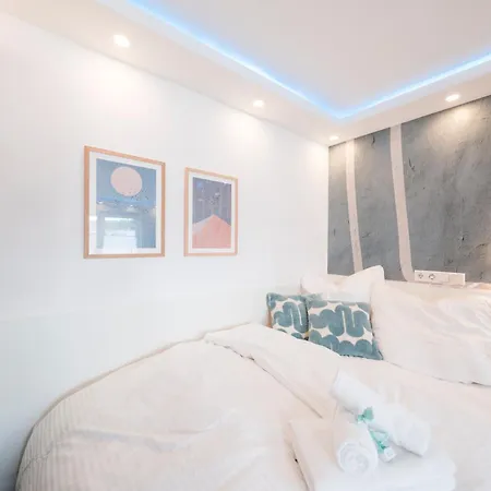 Bellabene Modernes Studioapartment In Zentraler Lage Mit Balkon, Arbeitsplatz, Parkplatz