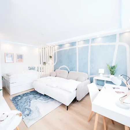 Apartmán Bellabene Modernes Studioapartment In Zentraler Lage Mit Balkon, Arbeitsplatz, Parkplatz *