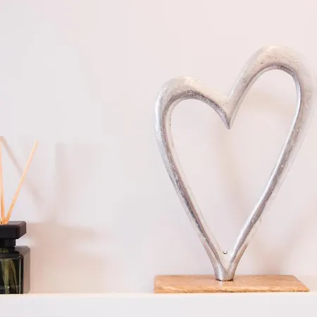 Bellabene Modernes Studioapartment In Zentraler Lage Mit Balkon, Arbeitsplatz, Parkplatz * Pforzheim