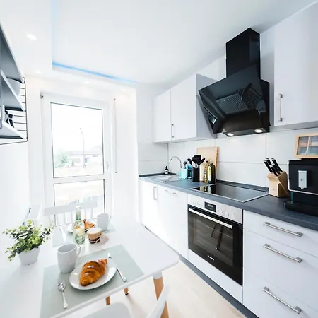 Apartment Bellabene Modernes Studioapartment In Zentraler Lage Mit Balkon, Arbeitsplatz, Parkplatz