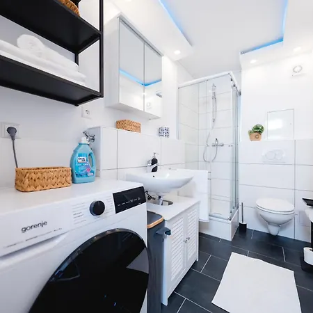 Bellabene Modernes Studioapartment In Zentraler Lage Mit Balkon, Arbeitsplatz, Parkplatz Apartmán Pforzheim